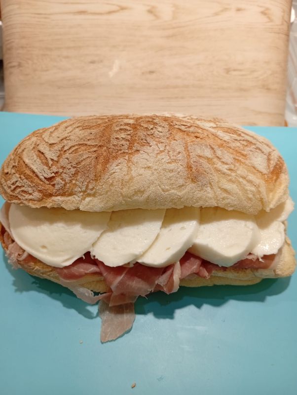 Panino Crudo