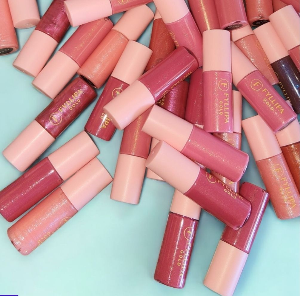 1 mini batom gloss + caixa preta