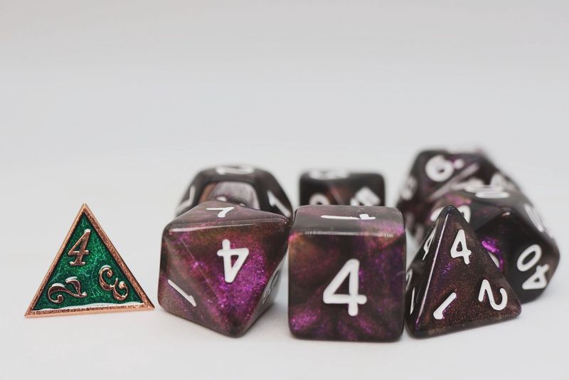 Mystery Loot: Plastic Rpg Dice Set &amp; Bonus Metal Die
