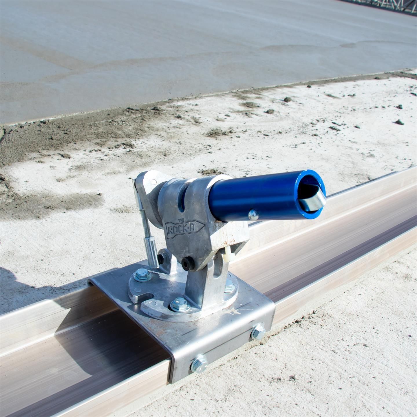 Marshalltown Rock-IT™ Adjustable Bull Float Bracket