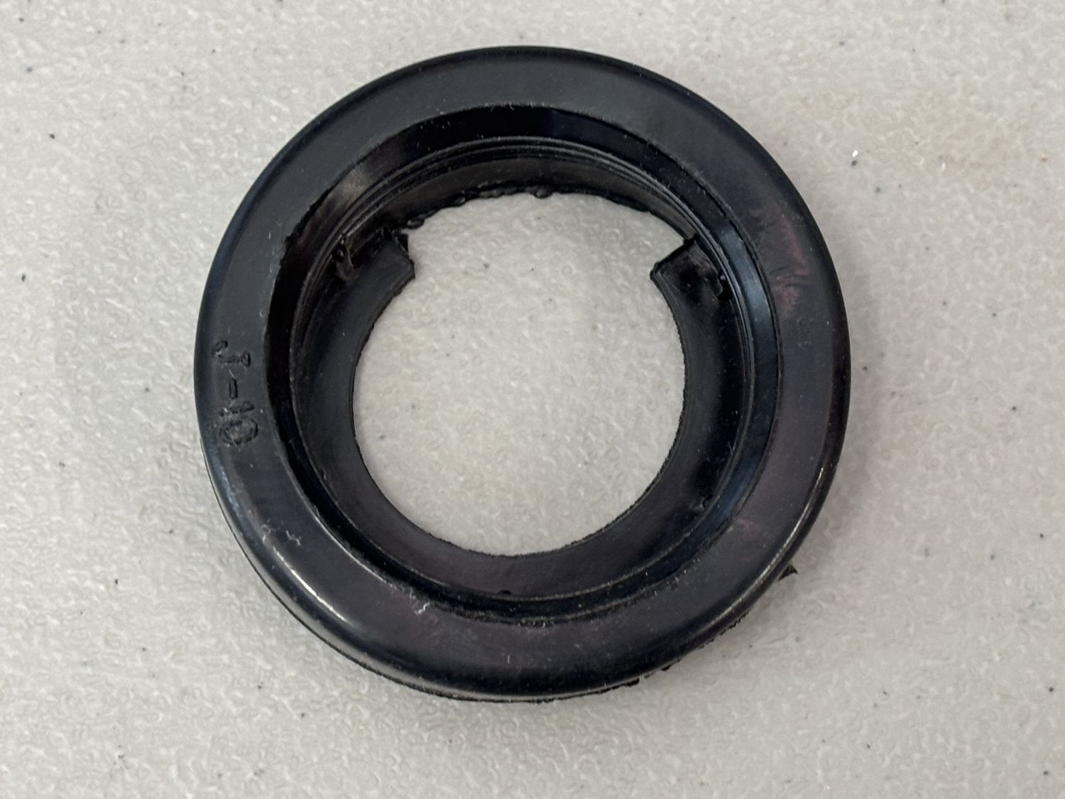 Rubber Light Grommet, Shape: 2" Round