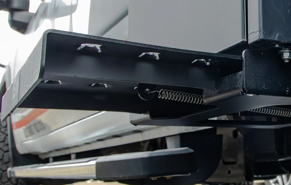 B&amp;W Trailer Hitches Retractable Step