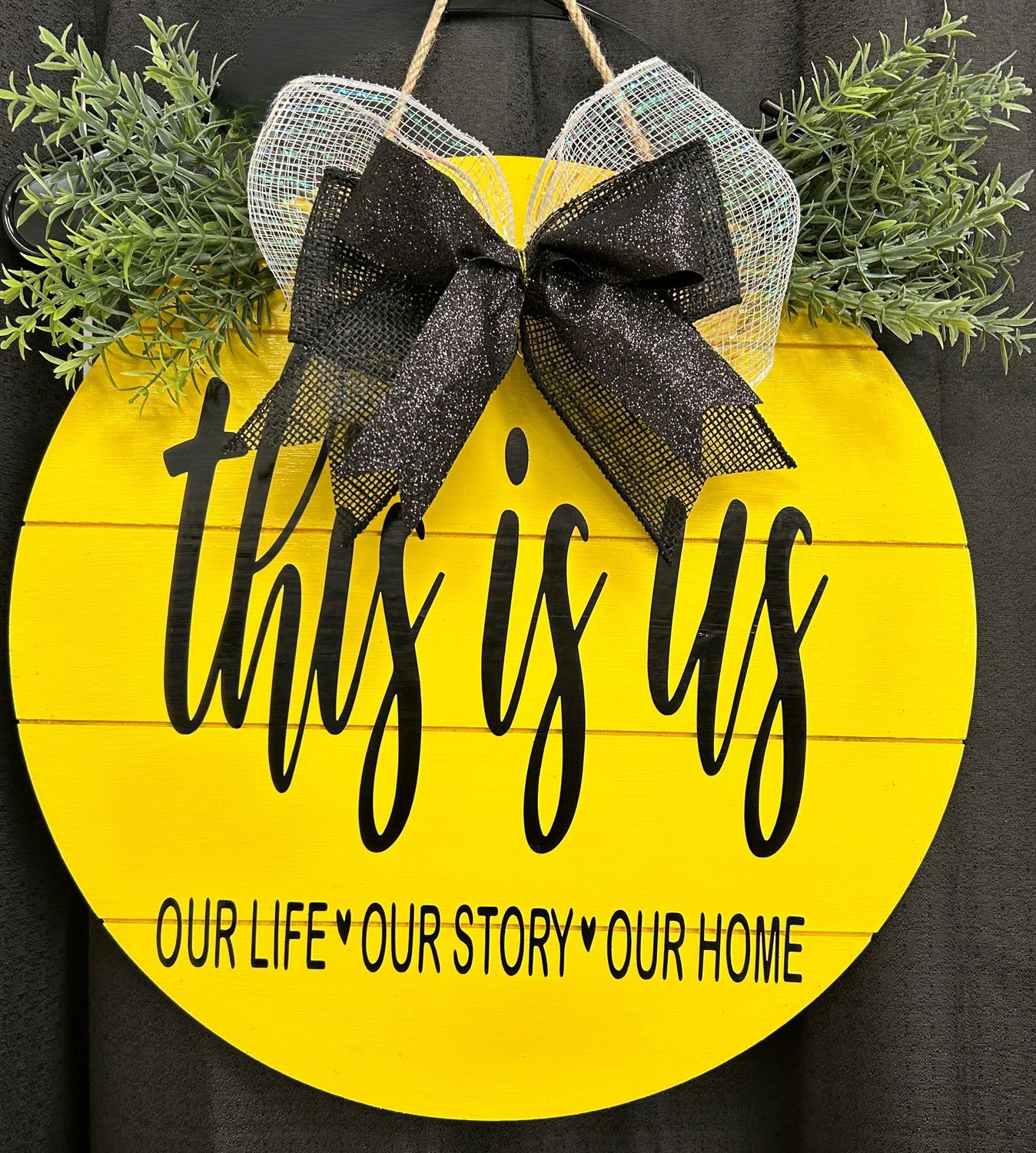 15X15 THIS IS US ROUND DOOR HANGER