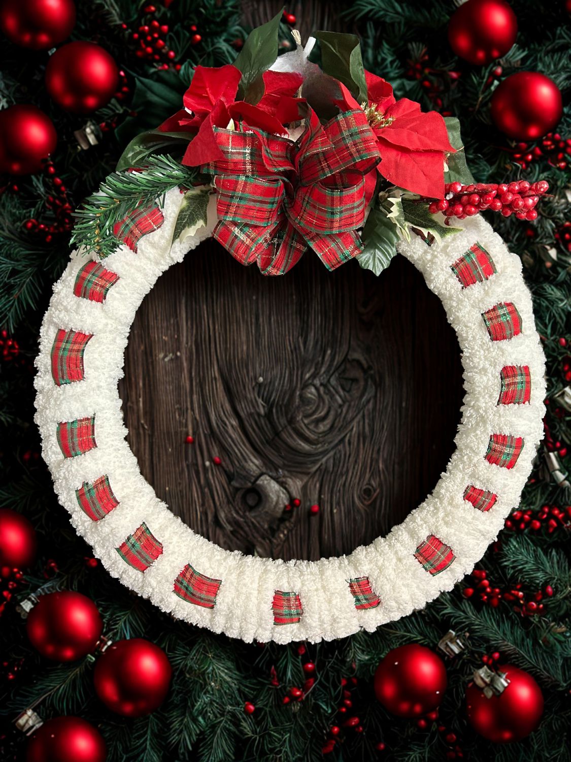 18x18 PLAID &amp; WHITE CHRISTMAS WREATH