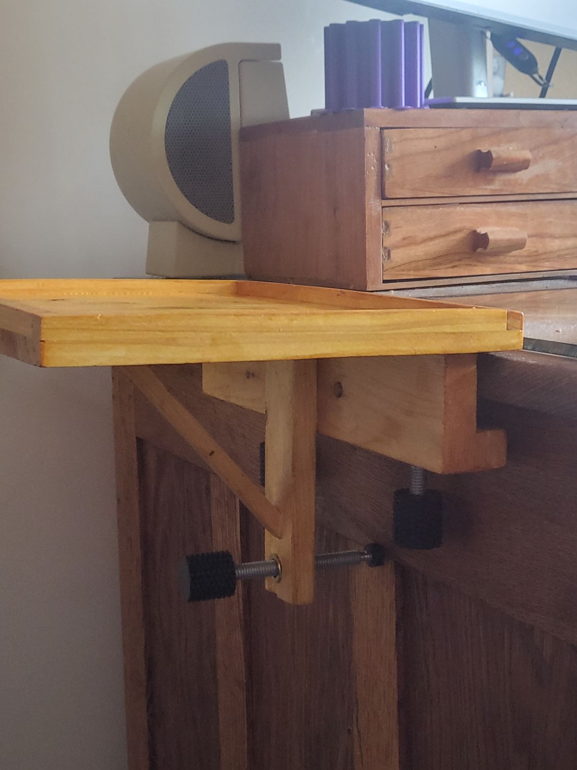 Side mount desk shelf v1