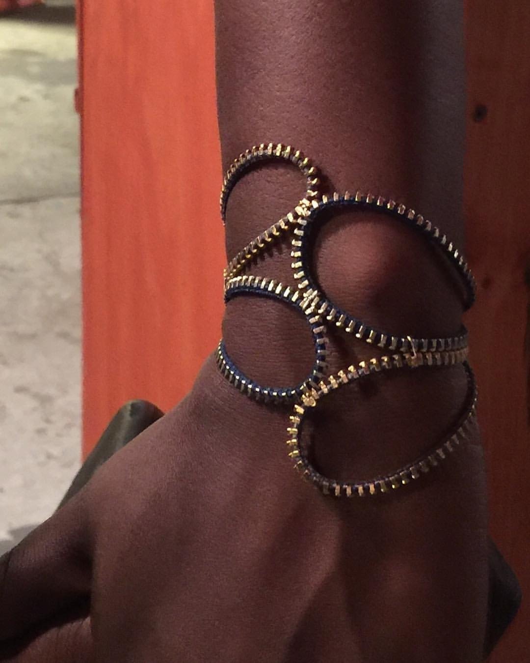 Zip bracelet