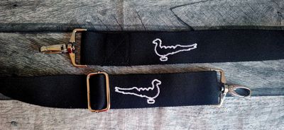 Taschenträgergurt bestickt mit Papagoy, Gildefest - StickBina