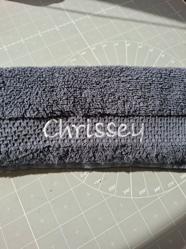 Gästehandtuch / Kinderhandtuch bestickt mit Name 30x50cm - StickBina 