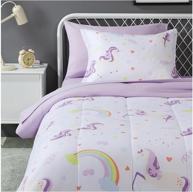 Amazon Basics Microfiber Kid&#39;s Bed-in-a-Bag Bedding Set, Twin, Unicorns