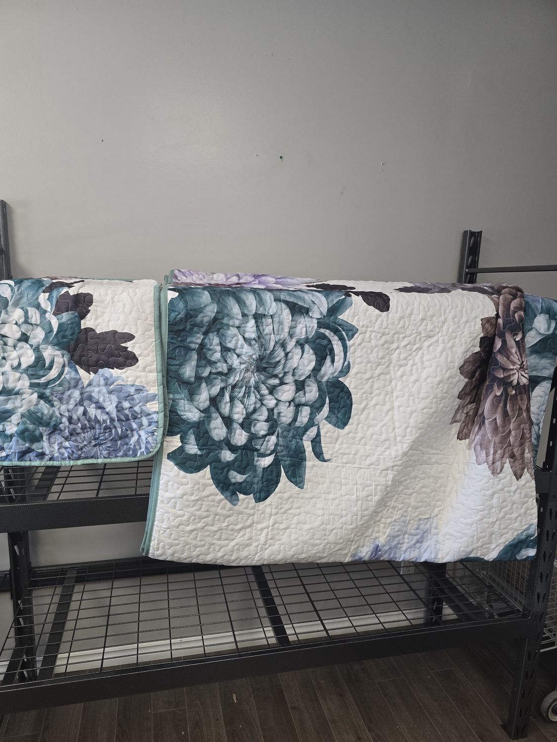 King bed blanket floral and shams