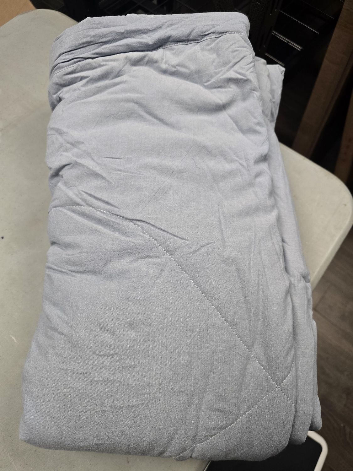 90x90 King comforter blanket light grey with shams