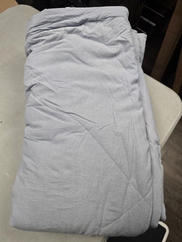 90x90 King comforter blanket light grey with shams