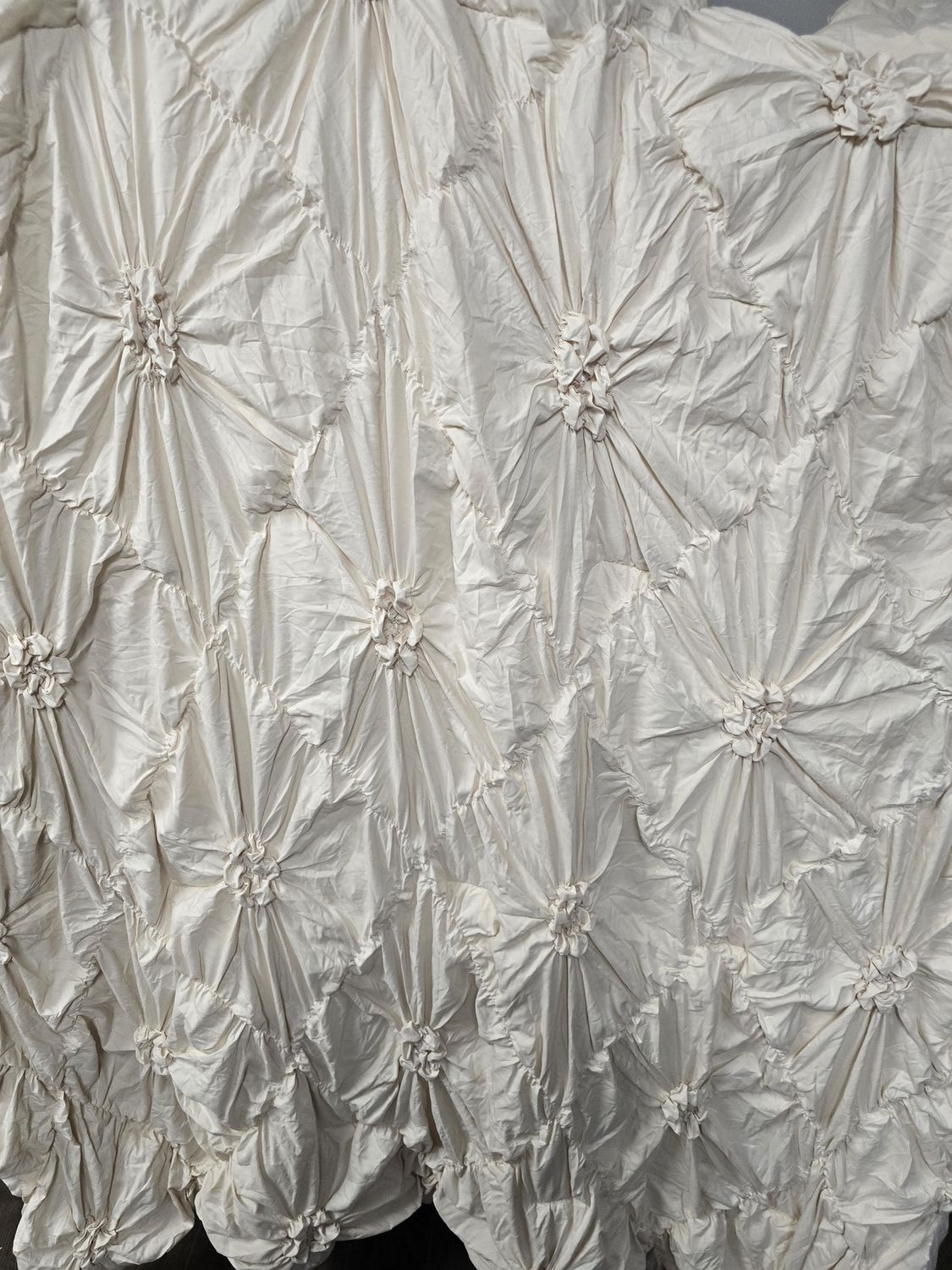 Twin comforter shams and sheets