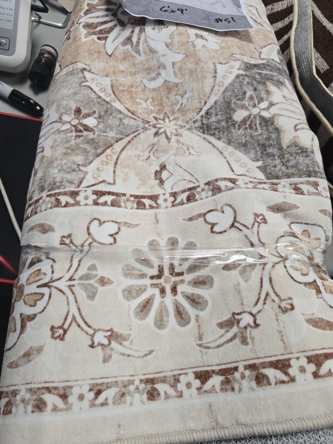 Light brown, Dark brown, cream area rug 6&#39; x 9&#39;