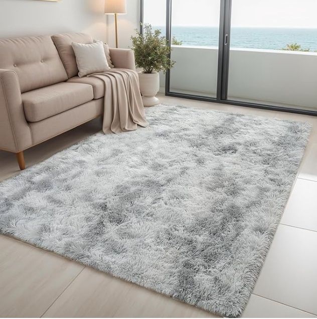Grey fur area rug, Colour: Light Grey, Size: 6x9