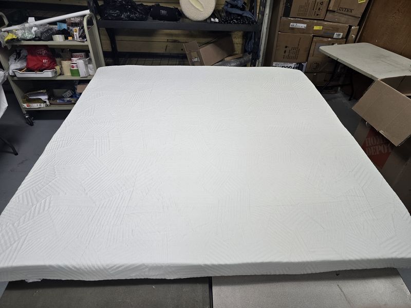 King 76" x 80"  3.5" gel memory foam bed topper