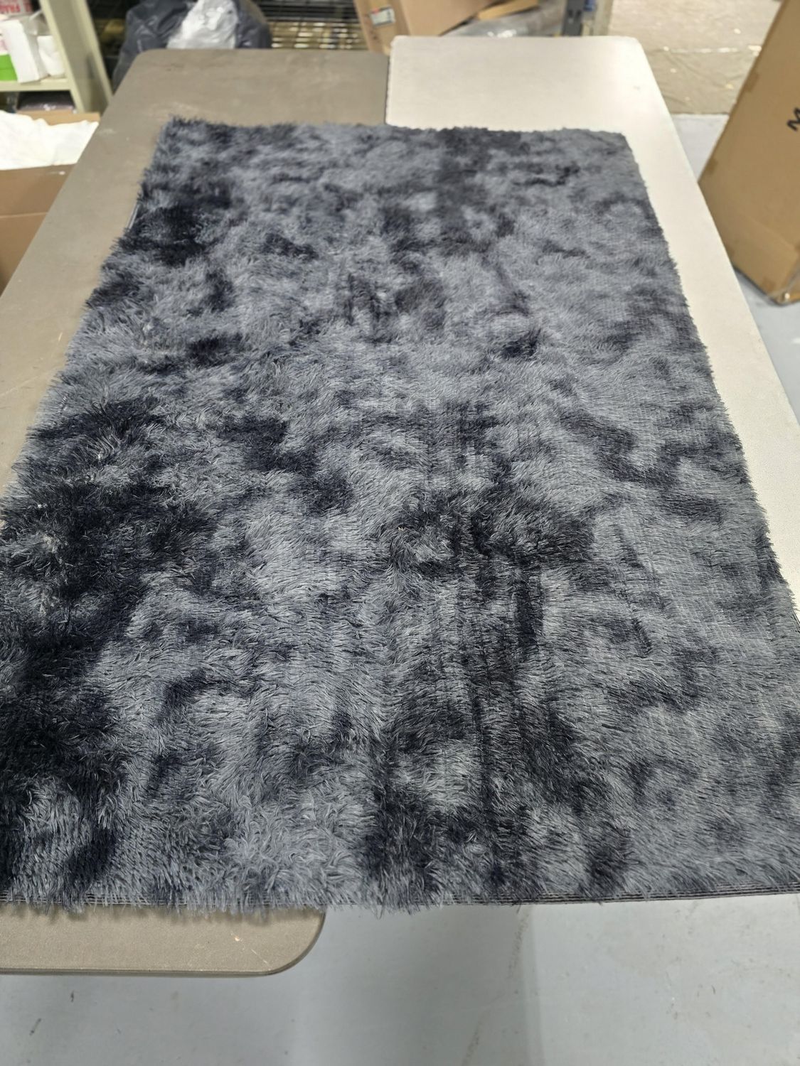 Black and Grey fluffy area rug 6&#39; x 4&#39;