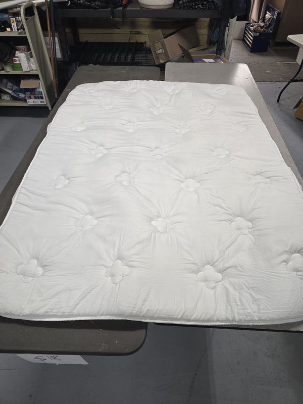 Mattress Topper 1&quot; thick full size, 55x75 inches