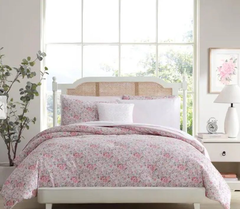Laura Ashley Quartet Pink Twin XL 6 piece Bed Set
