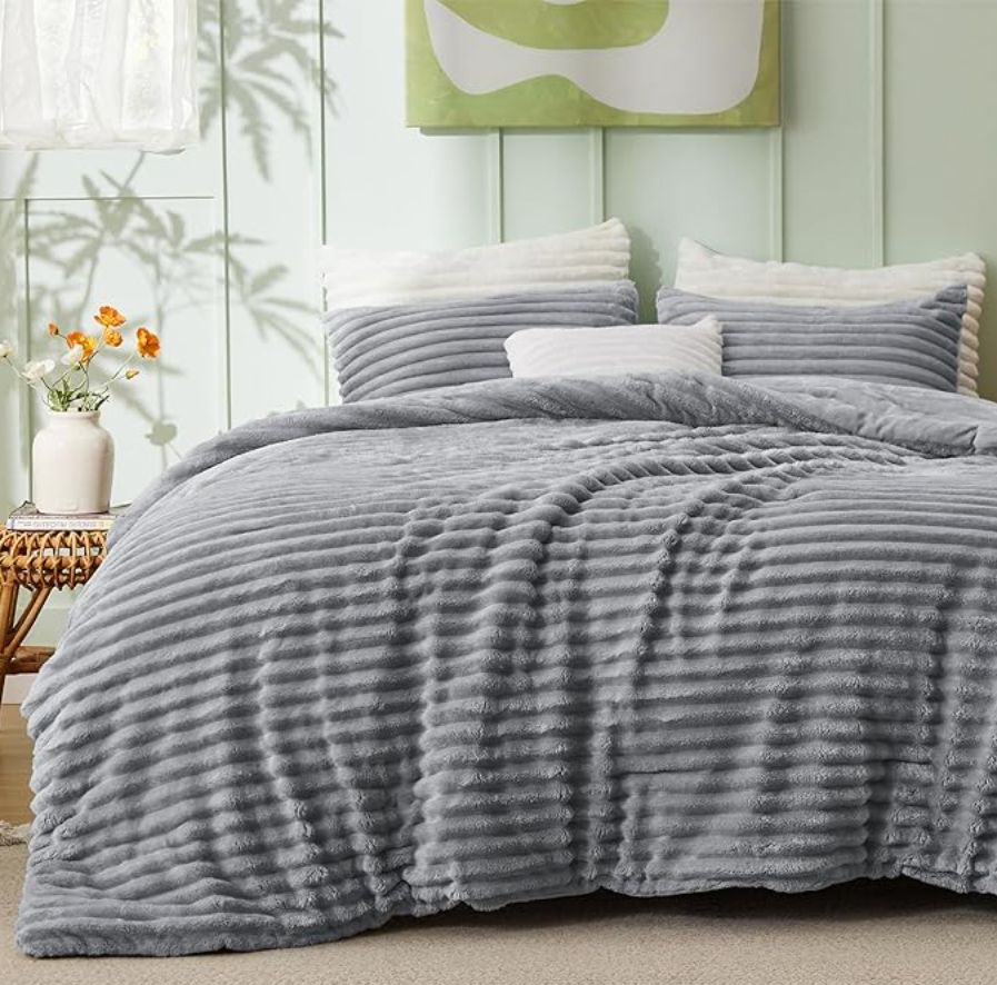 Bedsure Fluffy California King Comforter Set
