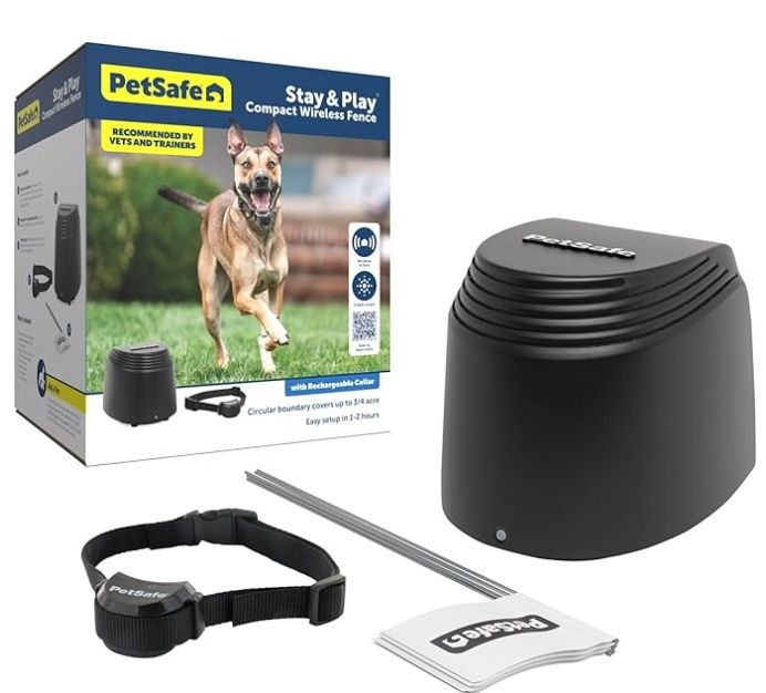 PetSafe Stay &amp; Play Compact Wireless Fence, LCD Screen to Adjust The Circular Boundary