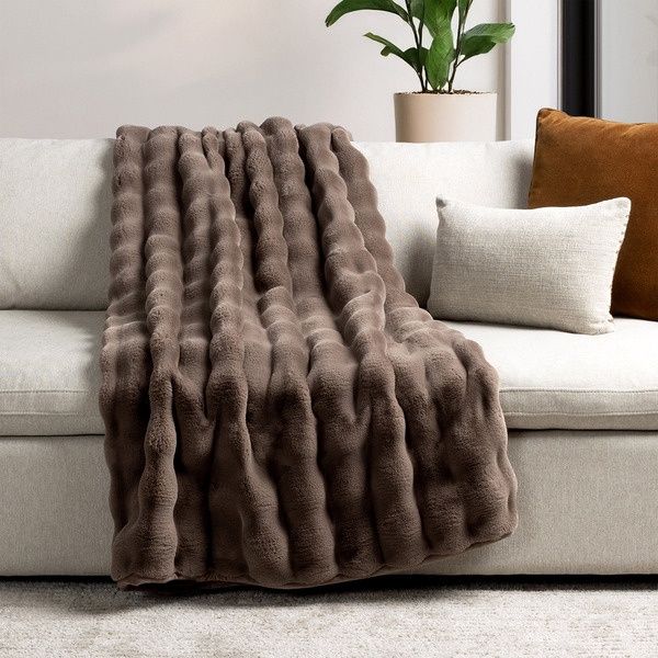 House &amp; Home Luxe Faux Fur Throw Blanket (60 in. x 70 in.)
