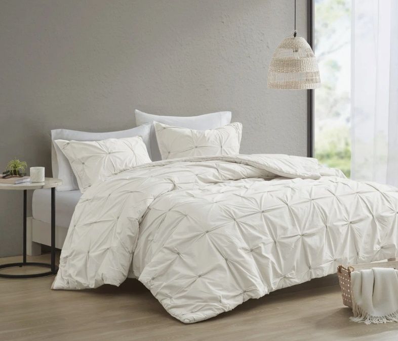 Elastic Embroidered Cotton Comforter Set  Size:  King/Cal. King Comforter + 2 Shams