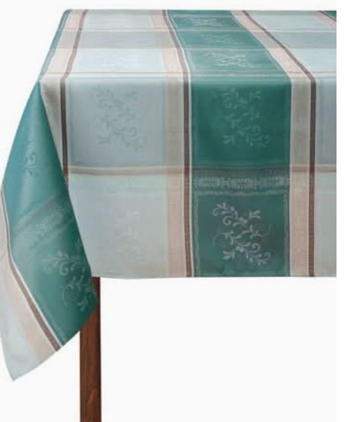 Hometrends nappe en tissu - fabric tablecloth 52'x70' inches