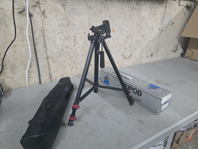 Idex Tripod Model 2500 3-way Quick Release head Idex Tripod Model 2500 3-way Quick Release head