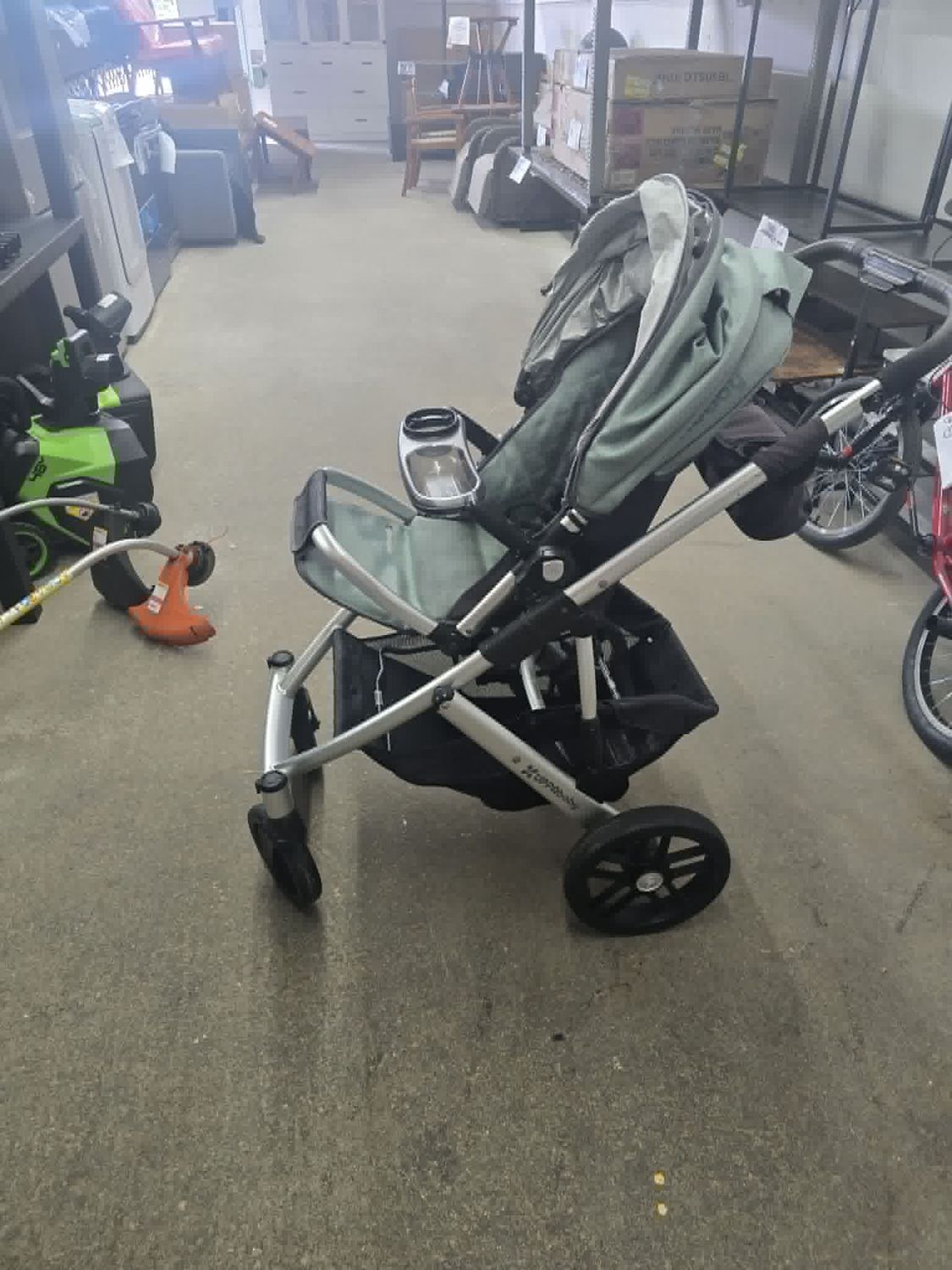 UPPAbaby VISTA V2 Stroller Sierra Dune Knit Silver Black MSRP $1200 + New UPPAbaby VISTA V2 Stroller Sierra Dune Knit Silver Black MSRP $1200 + New