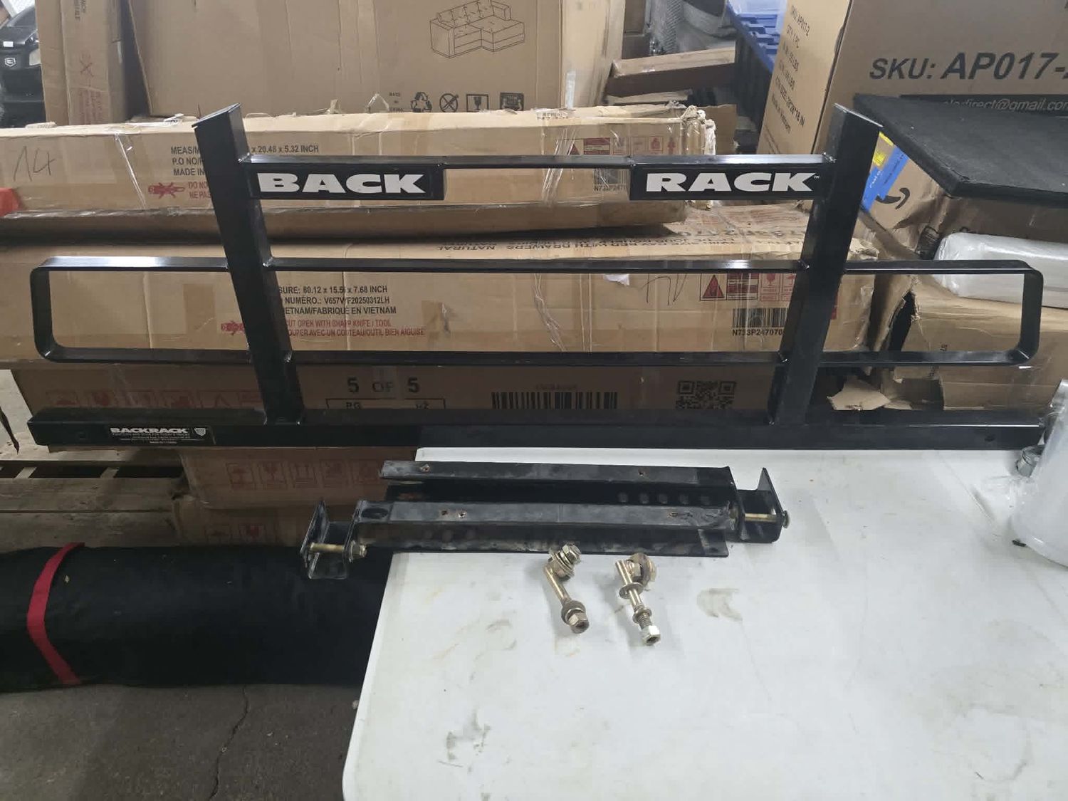 Back rack with Hardware and mounting bars 1500/2500/3500 Series truck Back rack with Hardware and mounting bars 1500/2500/3500 Series truck