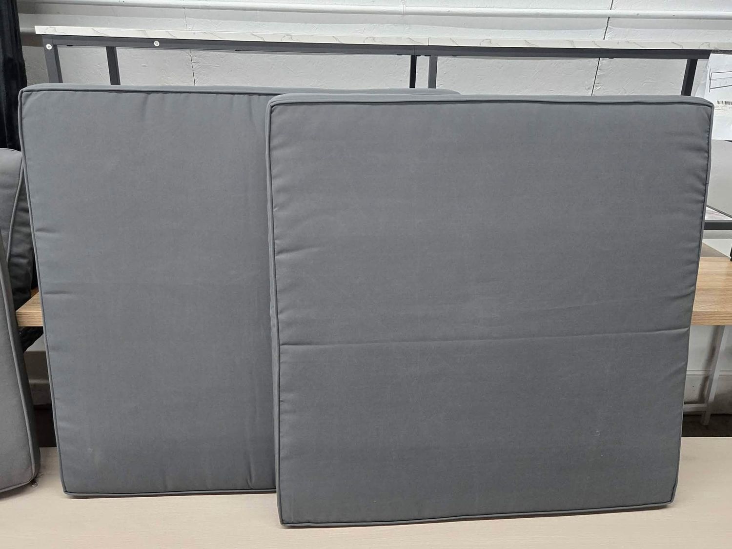 2 x patio seat cushion 30" x 30" x 4" Grey 2 x patio seat cushion 30" x 30" x 4" Grey
