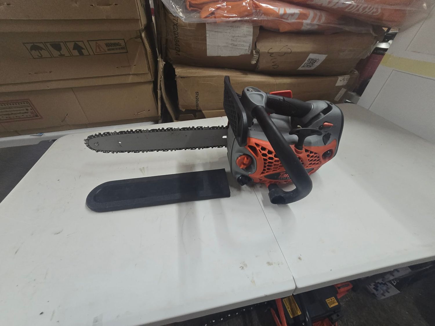 Tanaka TCS-3301PFS Gas Chainsaw – 14" Bar – 32.2cc Tanaka TCS-3301PFS Gas Chainsaw – 14" Bar – 32.2cc