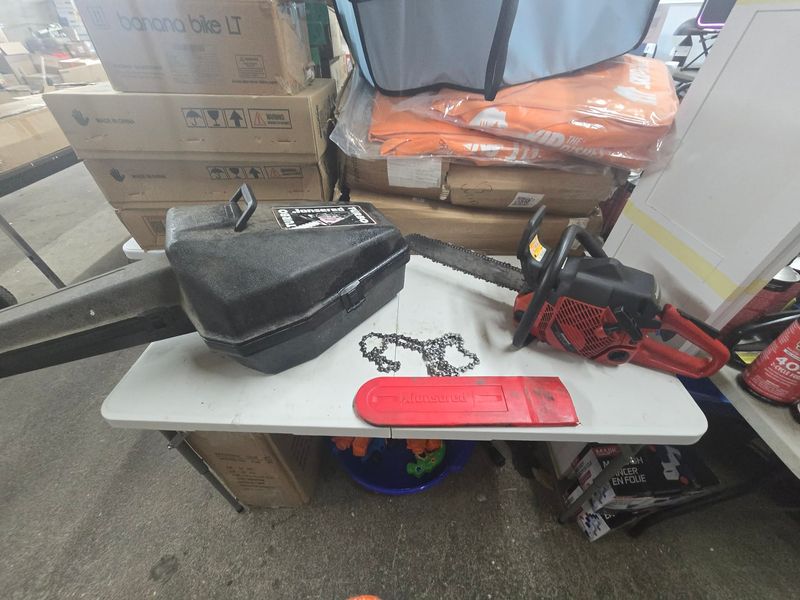 Jonsered CS 2141 Gas Chainsaw – Hard Case + Extra Chain – Fully Serviced 1 Owner Saw Jonsered CS 2141 Gas Chainsaw – Hard Case + Extra Chain – Fully Serviced 1 Owner Saw
