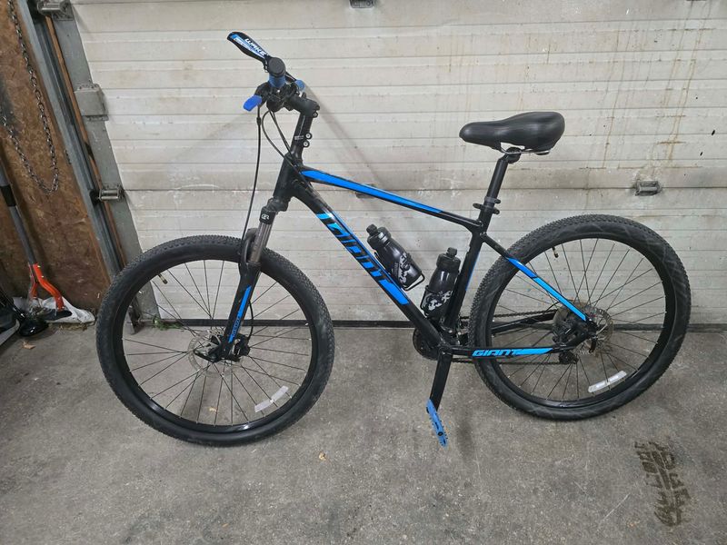 🚲 Giant ATX Mountain Bike – Upgraded & Recently Serviced 🚲 Giant ATX Mountain Bike – Upgraded & Recently Serviced