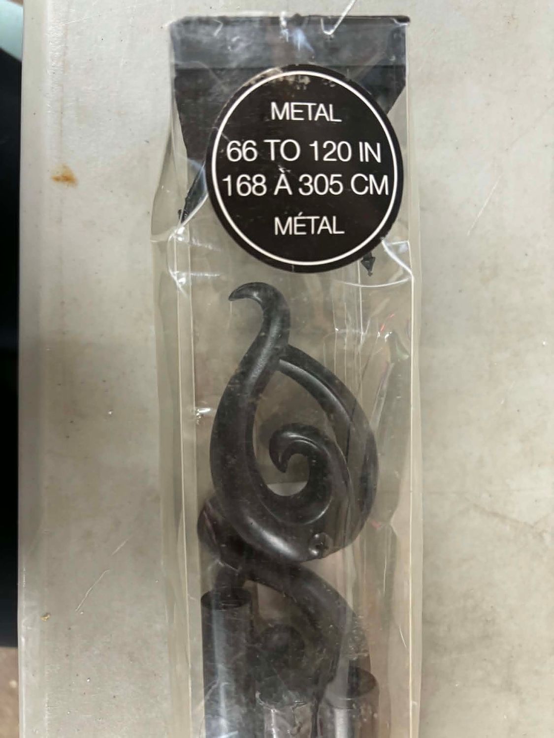Extendable Metal Curtain Pole – Black – 66" to 120"