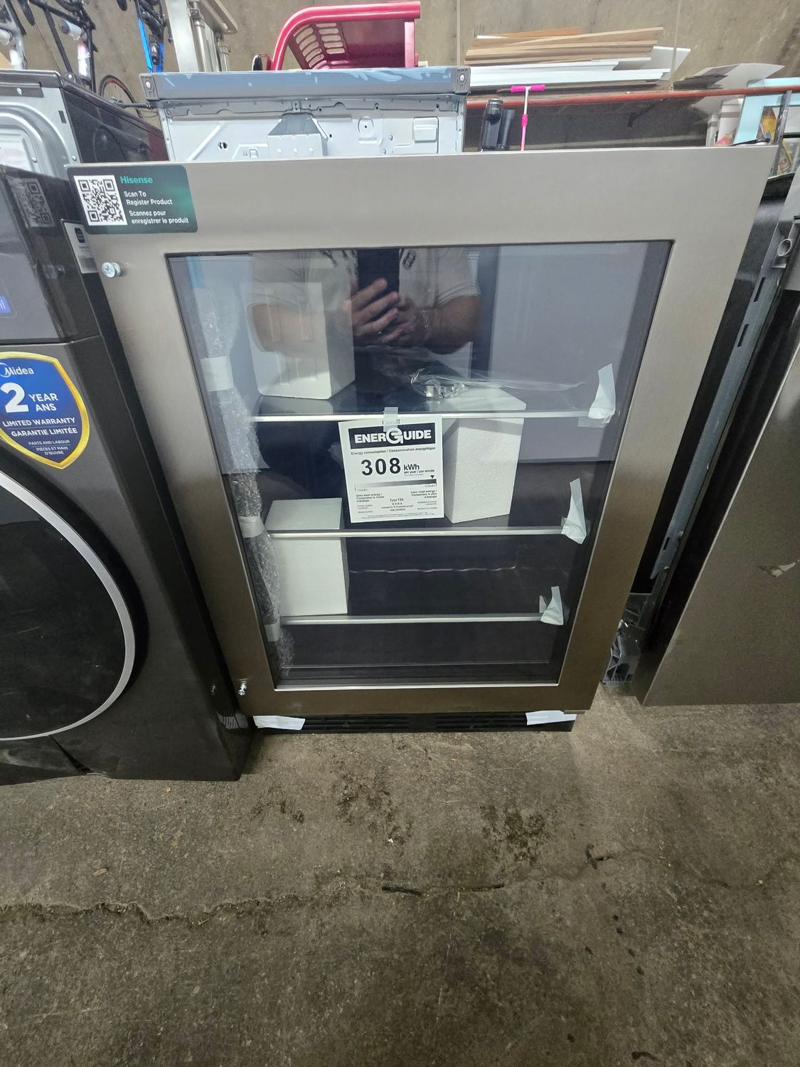 Hisense 5.4 Cu. Ft. 164-Can Smart Beverage Centre – HBC164N6SS Hisense 5.4 Cu. Ft. 164-Can Smart Beverage Centre – HBC164N6SS