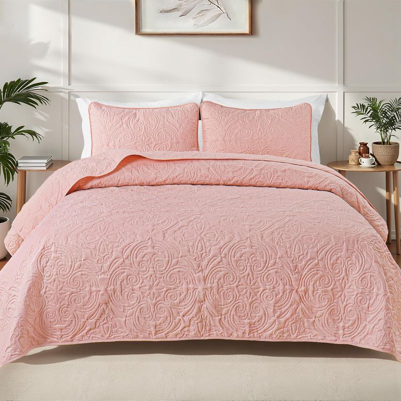 Exclusivo Mezcla 3 Piece Quilts Queen Size Bedding Set, Blush Pink Lightweight Bedspread, Soft Microfiber, Vintage Damask Pattern, All Season Bed Coverlet with 2 Pillow Shams, 90x96 Inch