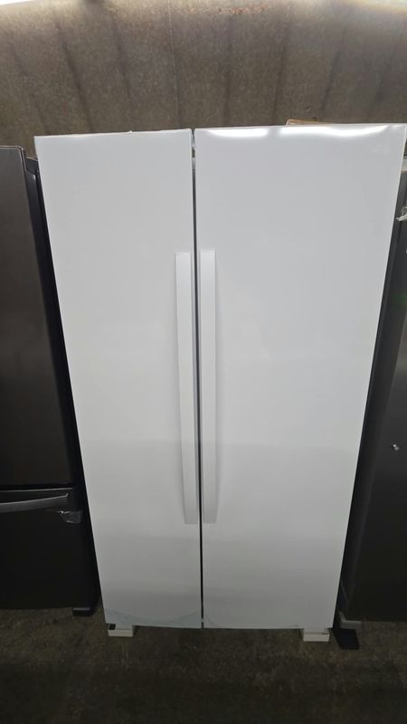 Whirlpool 32 3/4" Side-by-Side Refrigerator – 21.7 Cu. Ft. – White – WRS312SNHW MSRP $1545.99 Whirlpool 32 3/4" Side-by-Side Refrigerator – 21.7 Cu. Ft. – White – WRS312SNHW MSRP $1545.99