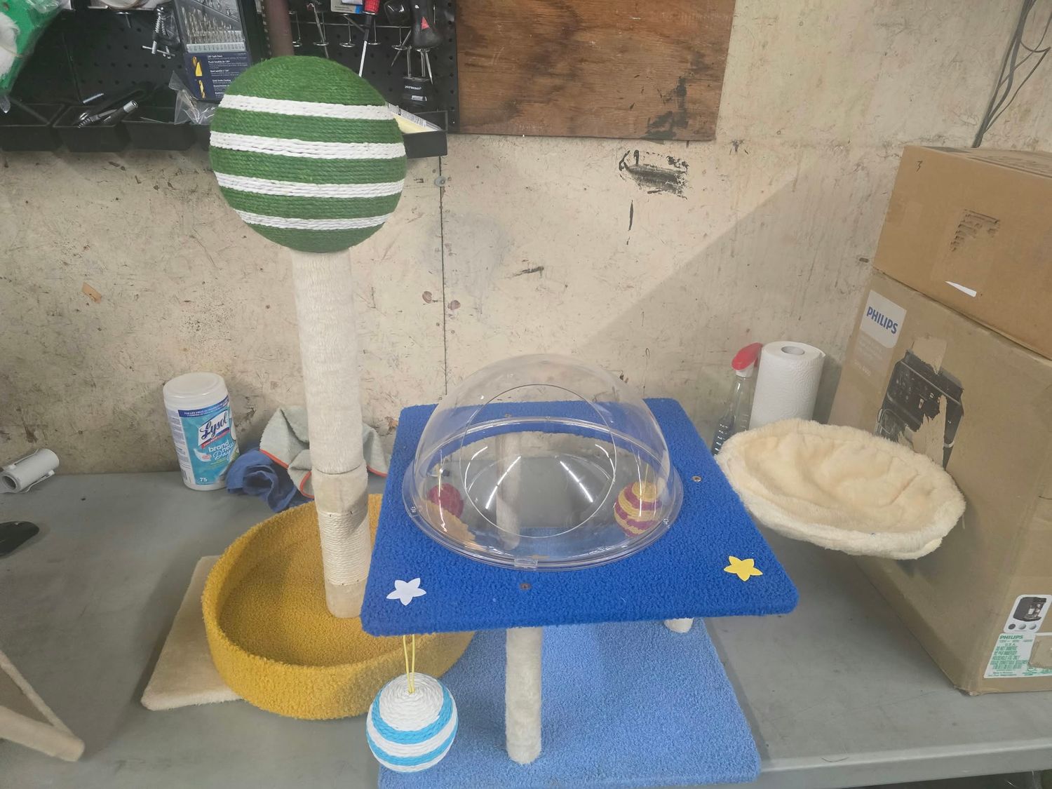 Cat play House 31" Long x 22" Deep x 32" Tall on top scratcher Cat play House 31" Long x 22" Deep x 32" Tall on top scratcher