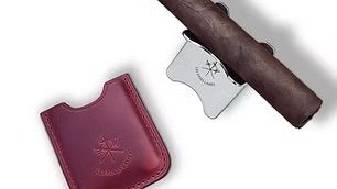 Les Fines Lames Cigar Stand