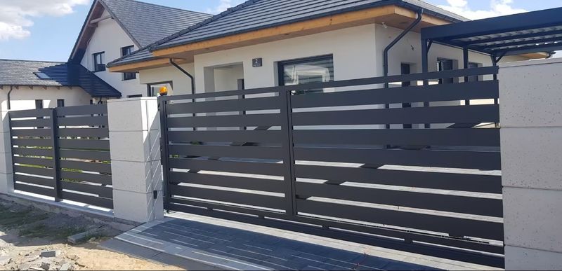 Aluminium Premium Zäune &amp; Tore aus Polen – modern, langlebig &amp; stilvoll