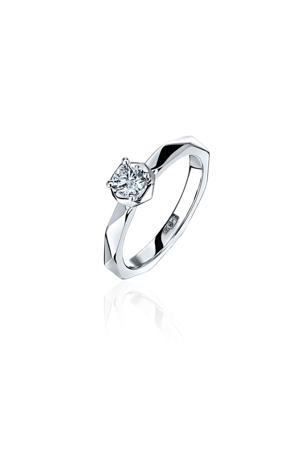 Engagement Ring with 0.3ct Diamond