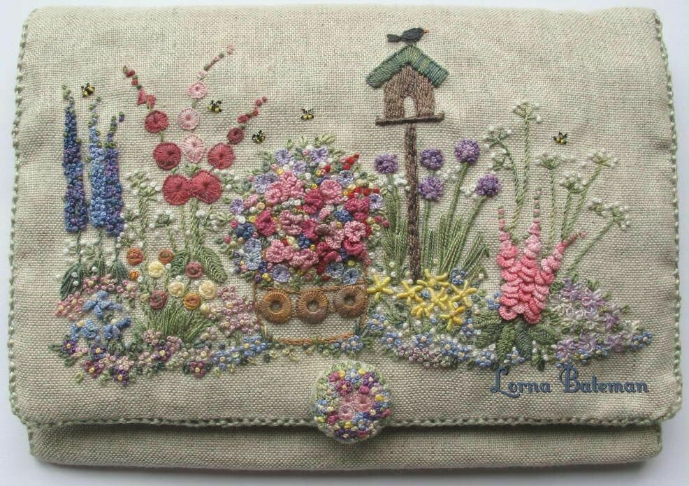 In English Country Garden: Needlecase
