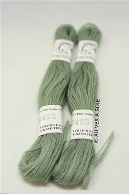 צמר לרקמה 3423