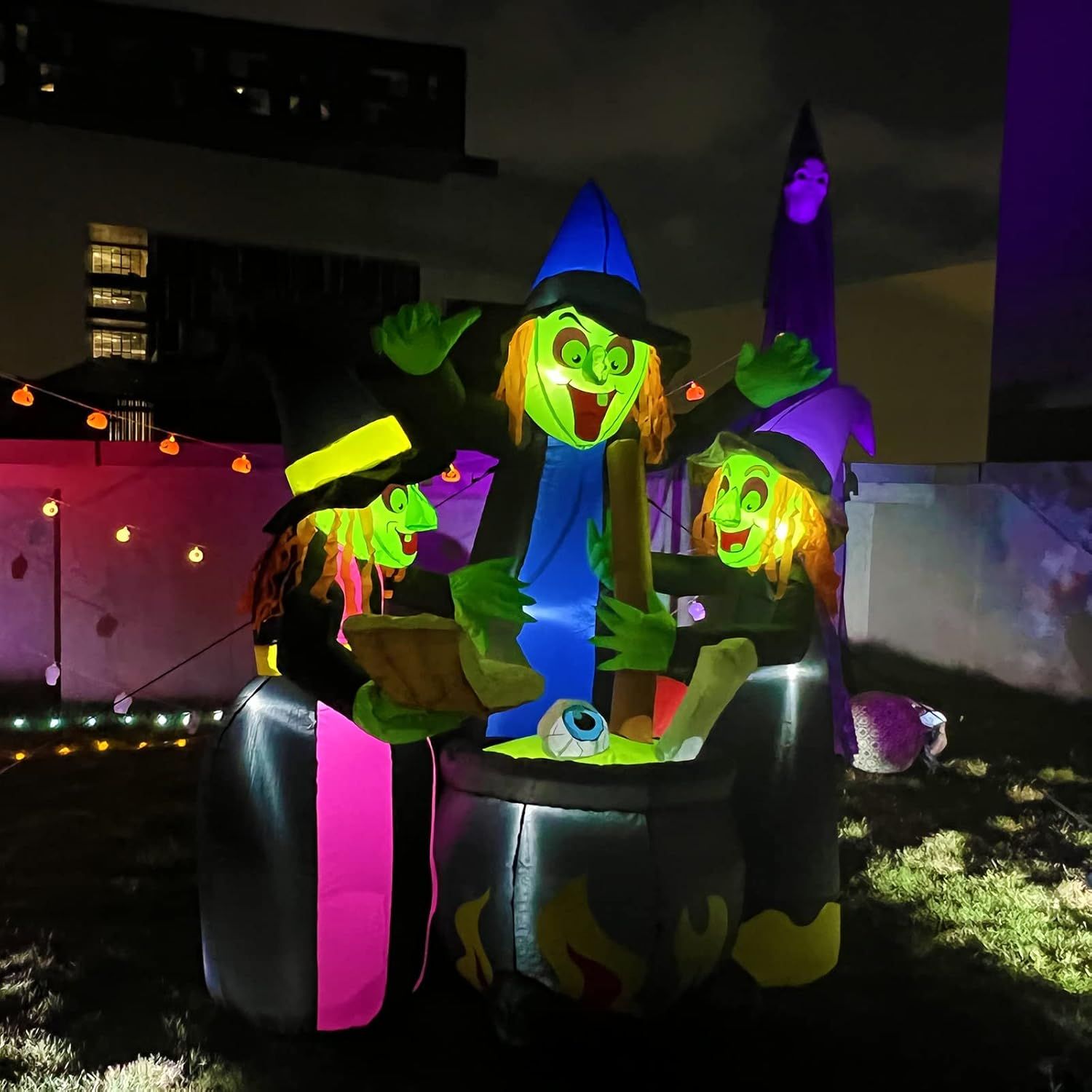 Brujas Inflables de Halloween JOYIN con LED AutoInflable 1.5 mts