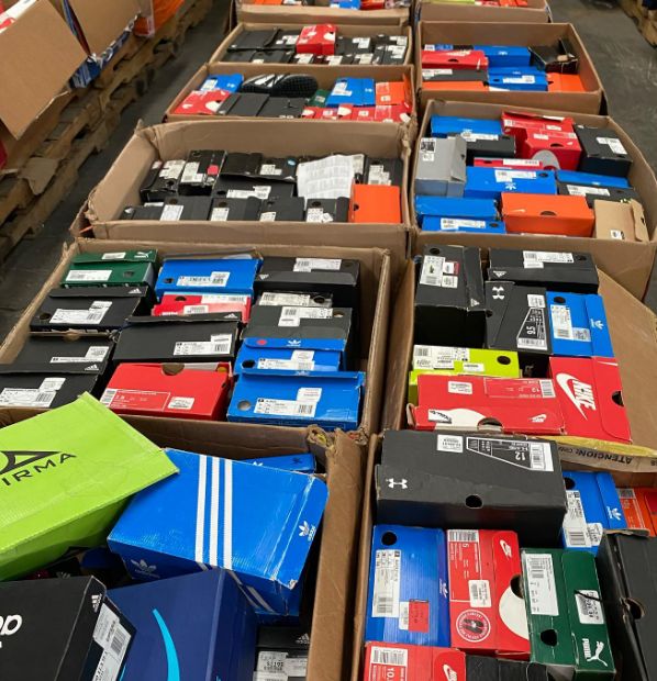 TENIS A MAYOREO - PREMIUM - 50 PIEZAS TALLAS Y MARCAS A ELEGIR