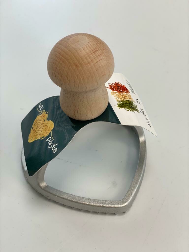 חותמת לפסטה, ידית עץ, לב גדול