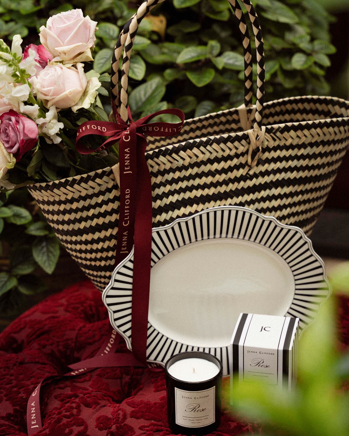 The Large Platter Gather (Deluxe)