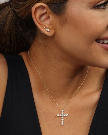 Oh She Fancy Cross Pendant 15'